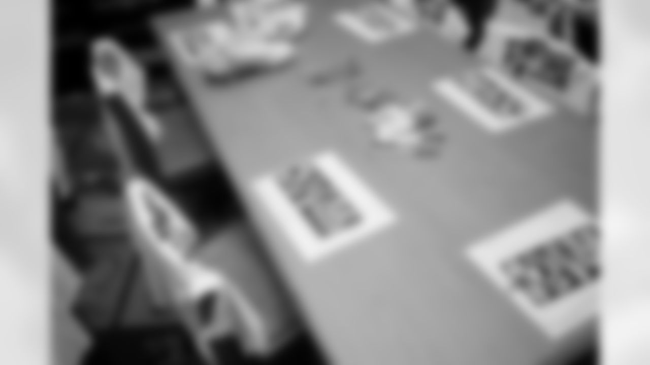 110918Read001