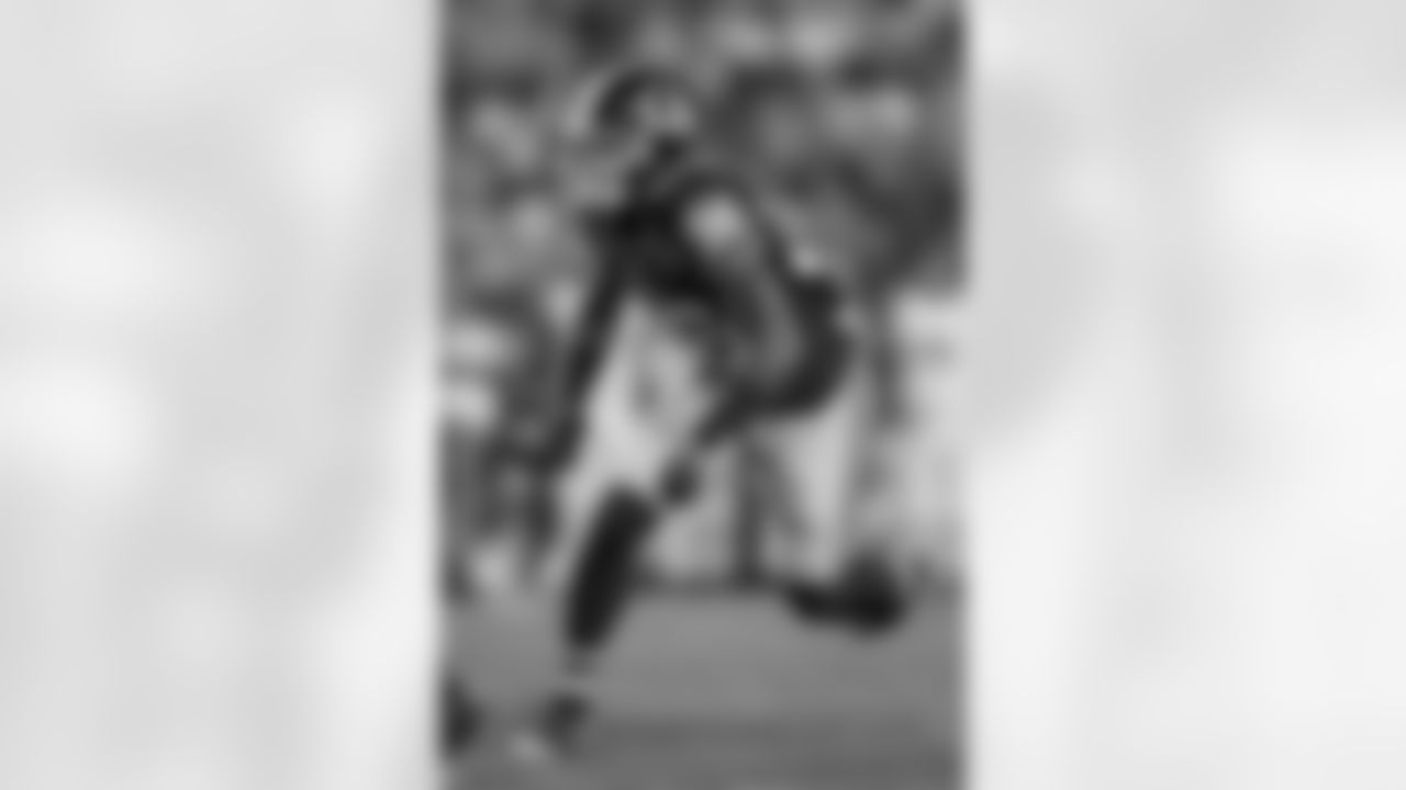 Su'a Cravens (2016)