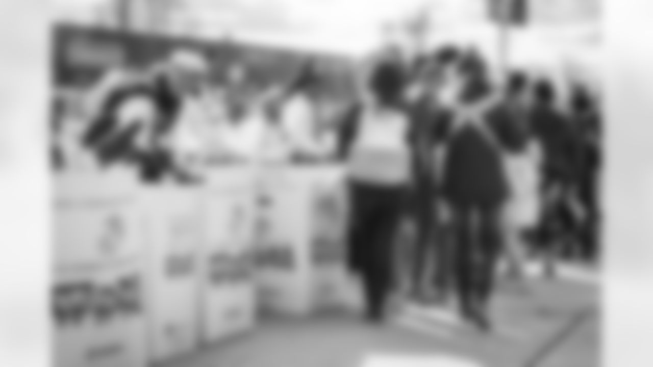 12172022 Toy Giveaway21509