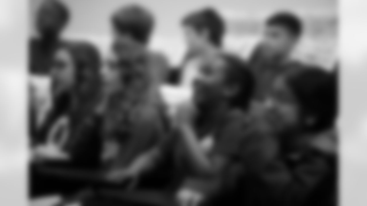 042319LIVE003