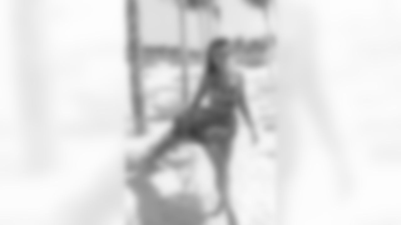 051519CheerMag036