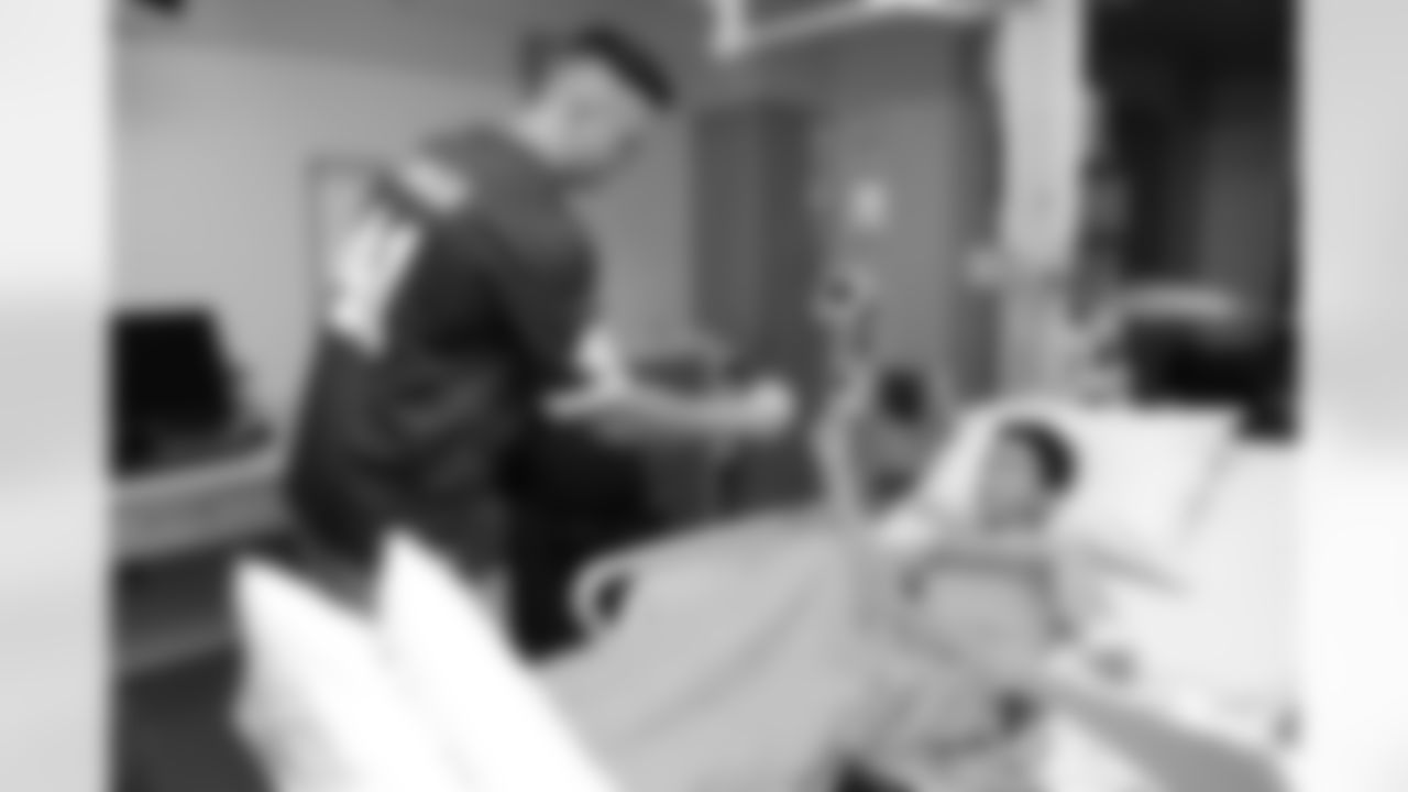 washington_redskins_inova_children_hospital_visit_032