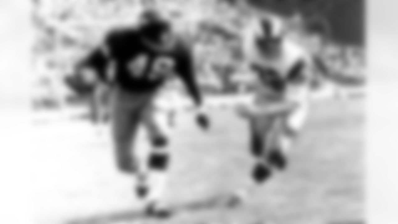 Bobby Mitchell (1962-1968) -- 6,492