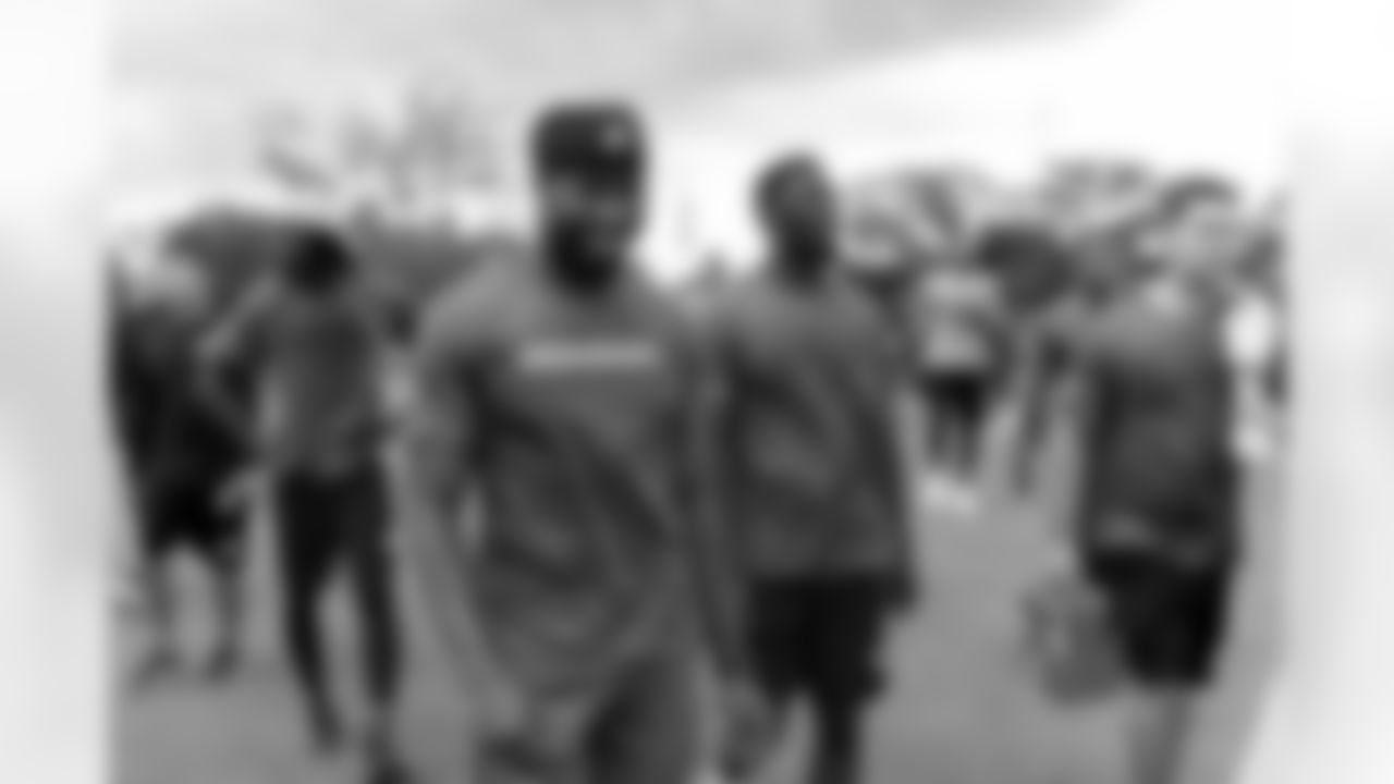 082518-PlayersArrive-009