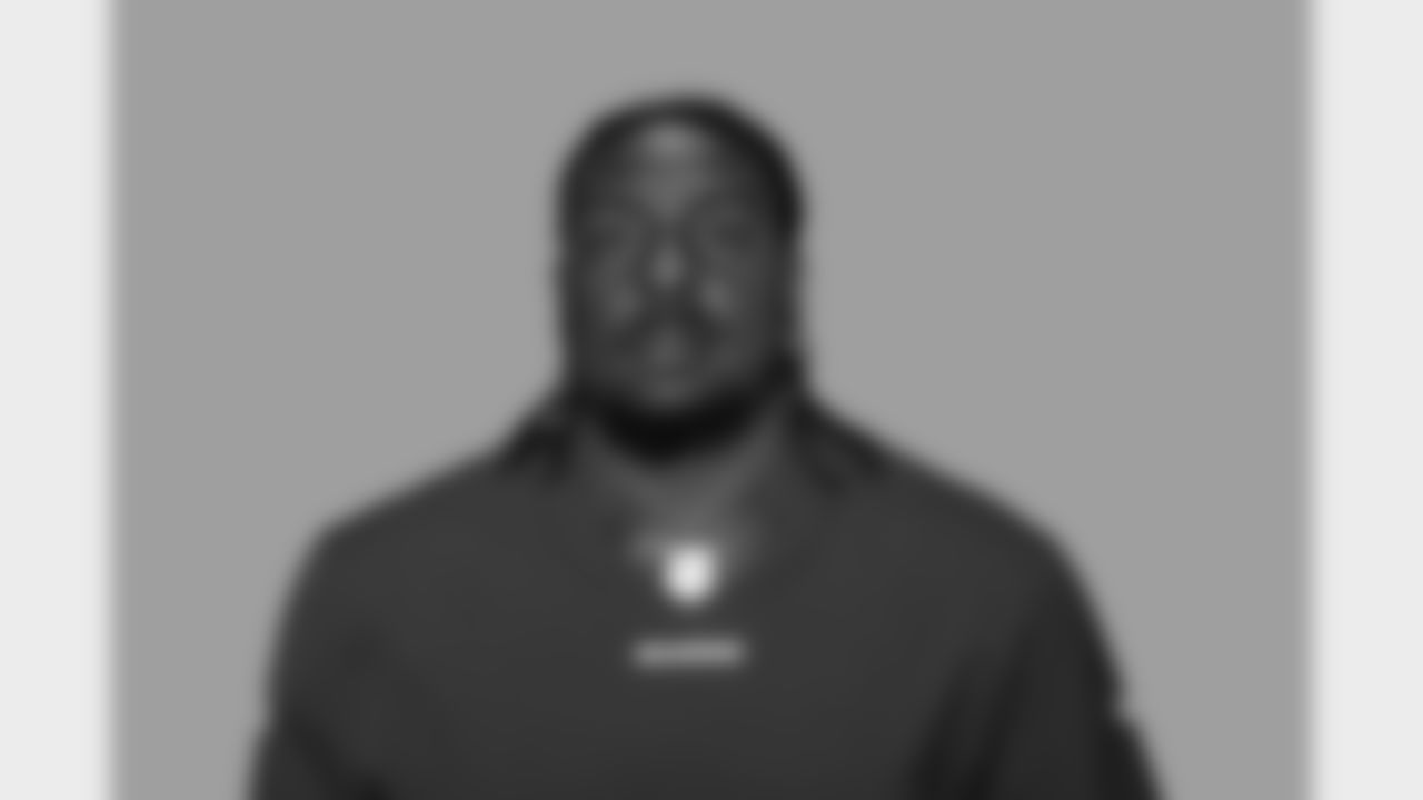 DL Ricky Jean Francois