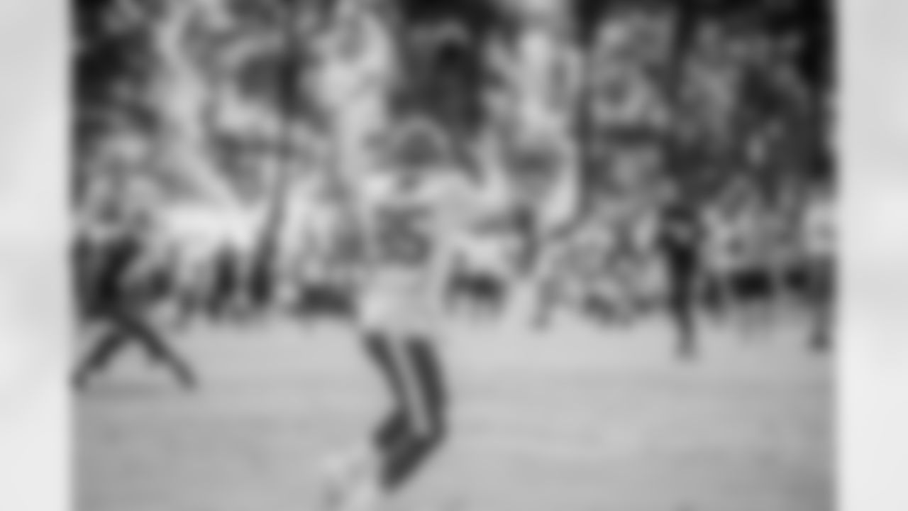 TE Logan Thomas (#82)
Elijah Walter Griffin Sr./Washington Football Team