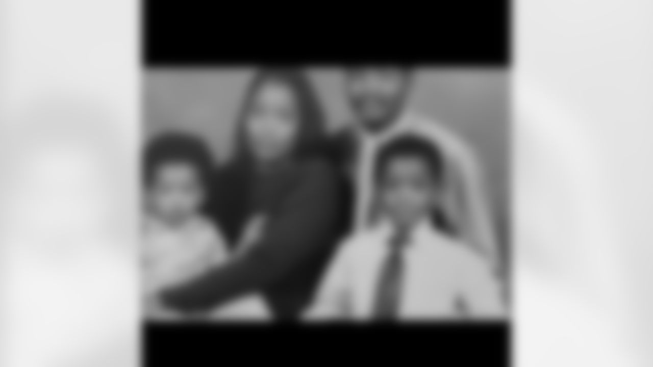 eighttodanine
tbt.... Me and @sinoricemoss wth the ol Boi & ol girl (smoke&nat) before @mossmanagement was thought of..