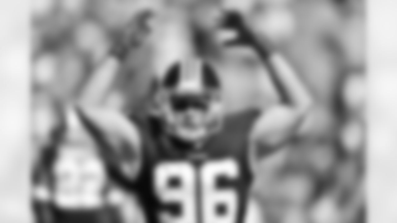LB Houston Bates - 293 Snaps