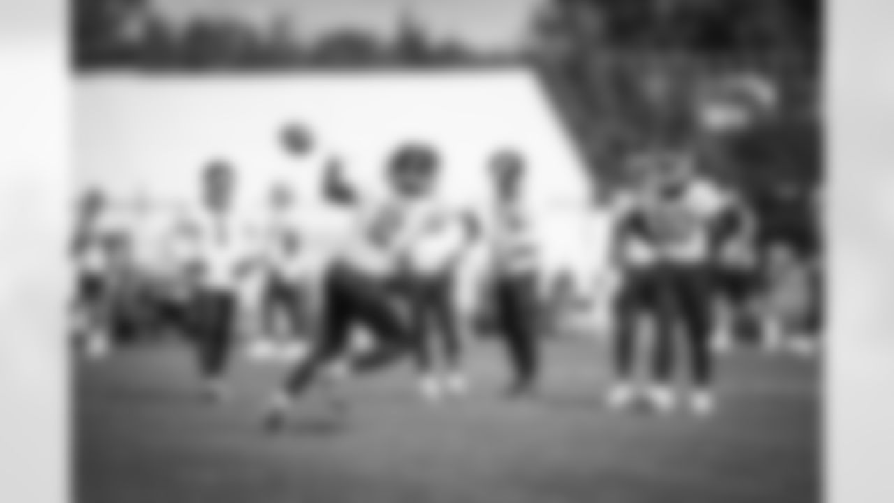 20210930 Week 4 Falcons Practice 056