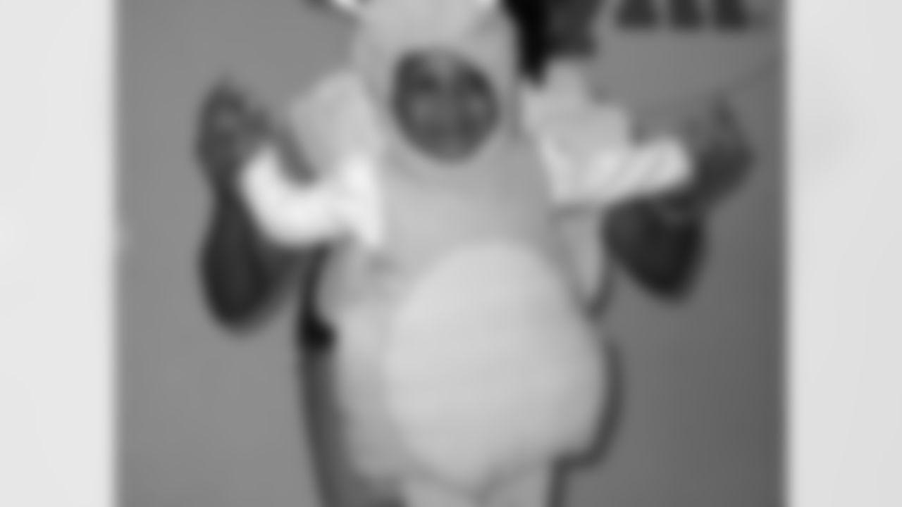 Kids Club Halloween Costume Contest
