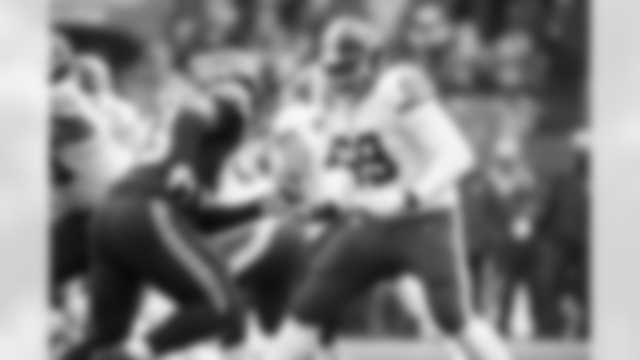 OL T.J. Clemmings