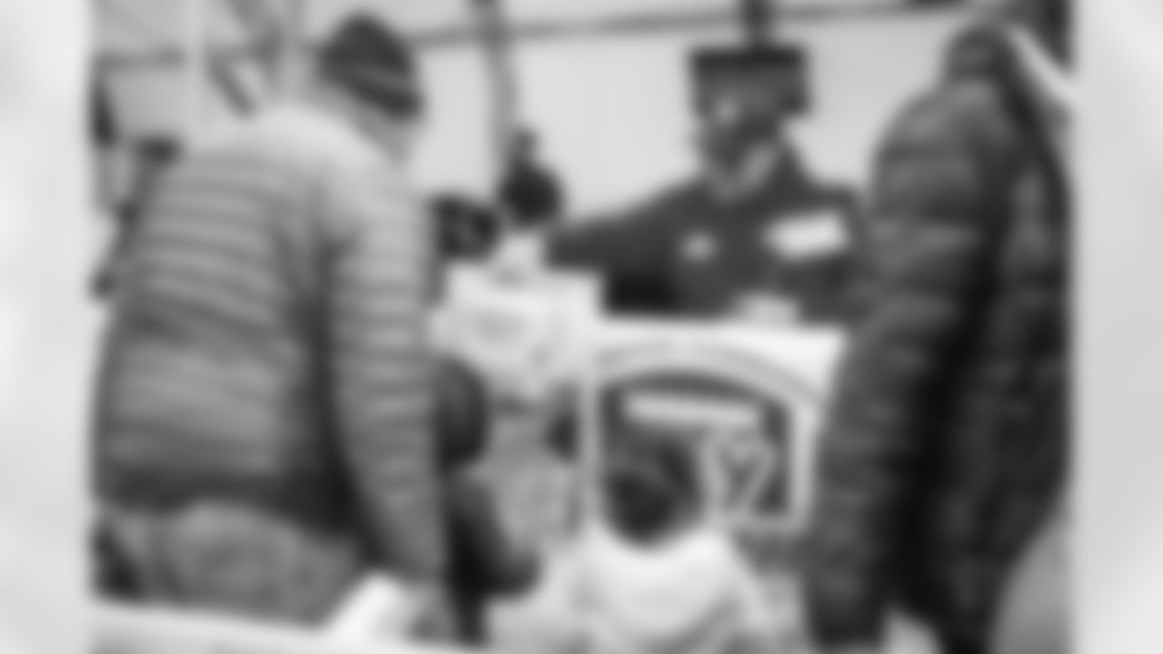 12172022 Toy Giveaway21524