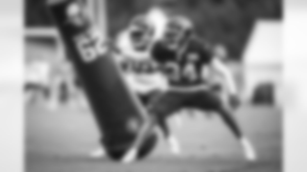 No. 34 CB Darryl Roberts