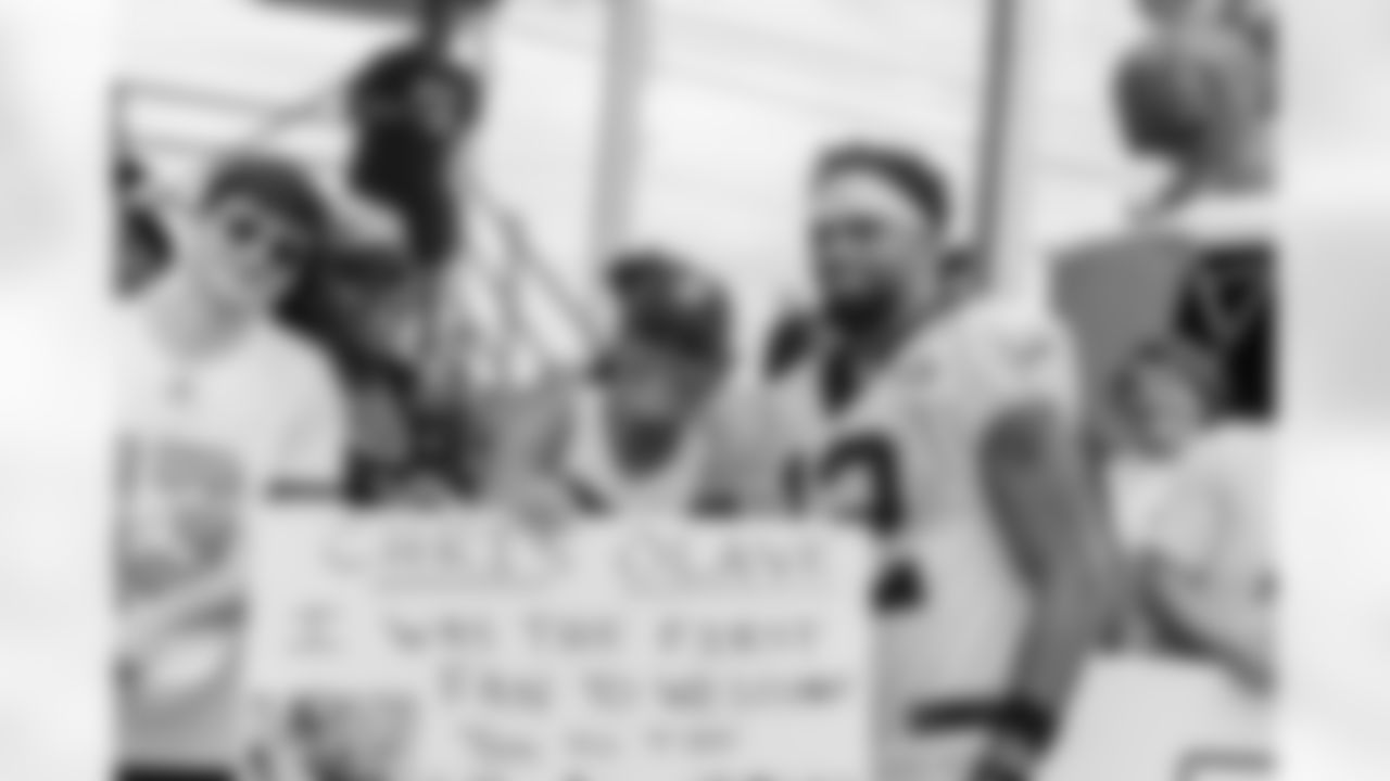 New Orleans Saints wide receiver Chris Olave greets fans at 2022 Saints Training Camp presented by Rouses Markets on Thursday, August 11 at the Ochsner Sports Performance Center.