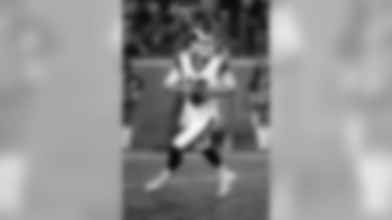 Saints vs Rams Week 9 - Quarterback Jared Goff
