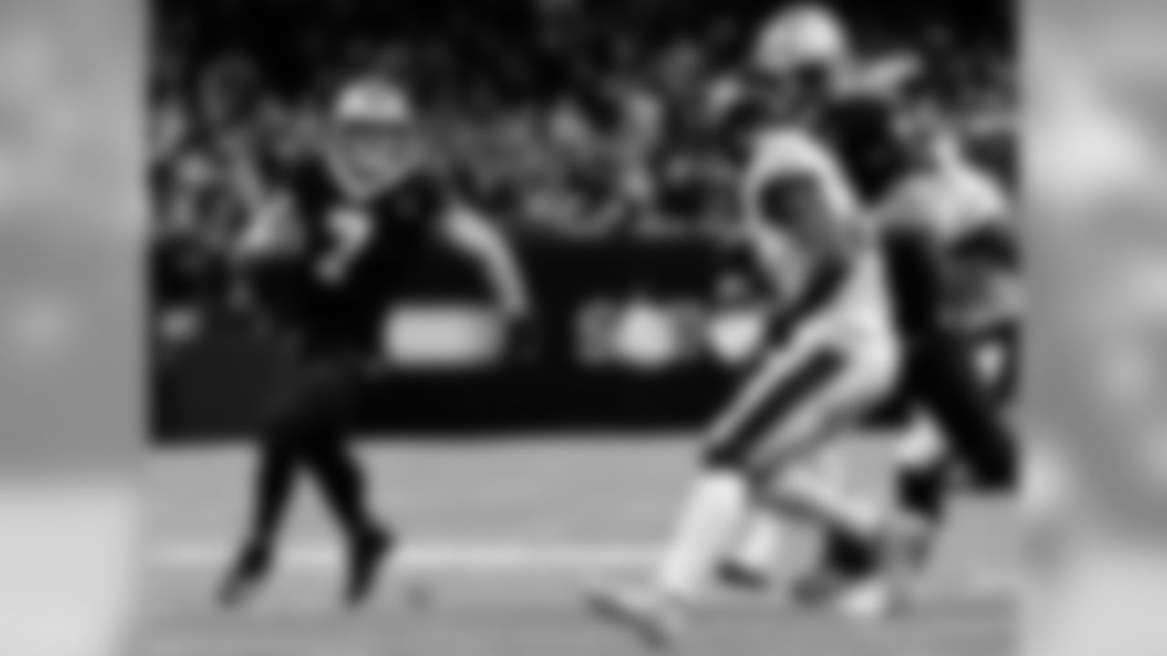 Saints 20 - Eagles 14 (W)
Divisional Game
Michael C. Hebert