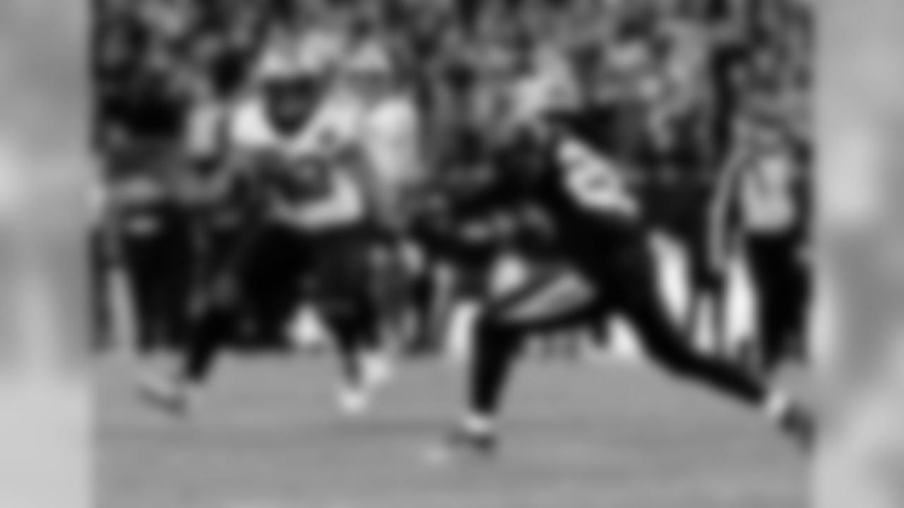 Saints 12 - Carolina 9 (W)
New Orleans Saints 2018 Season
Michael C. Hebert