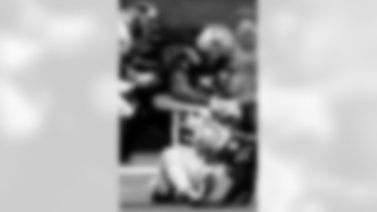 Game action photos from the New Orleans Saints vs. Atlanta Falcons matchup in Week 11 of the 2020 NFL season.