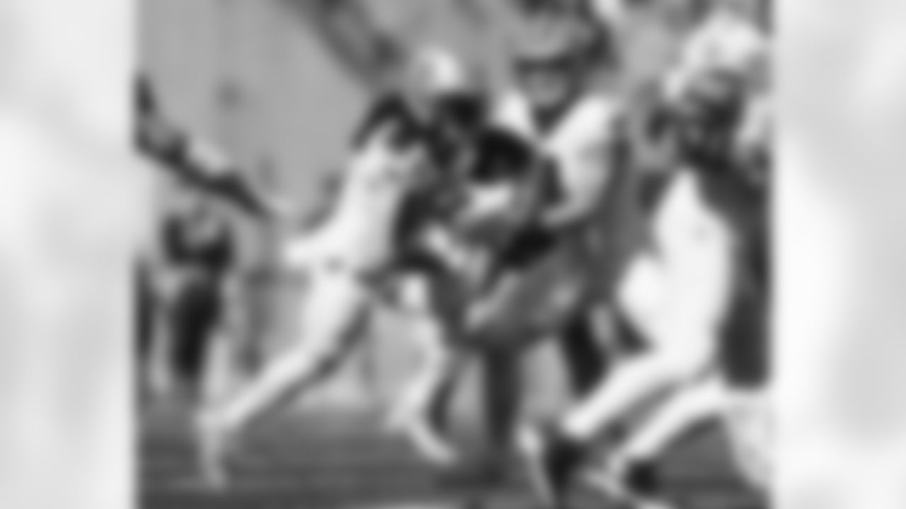 Check out photos of New Orleans Saints running back Alvin Kamara in action during the 2021 NFL season.