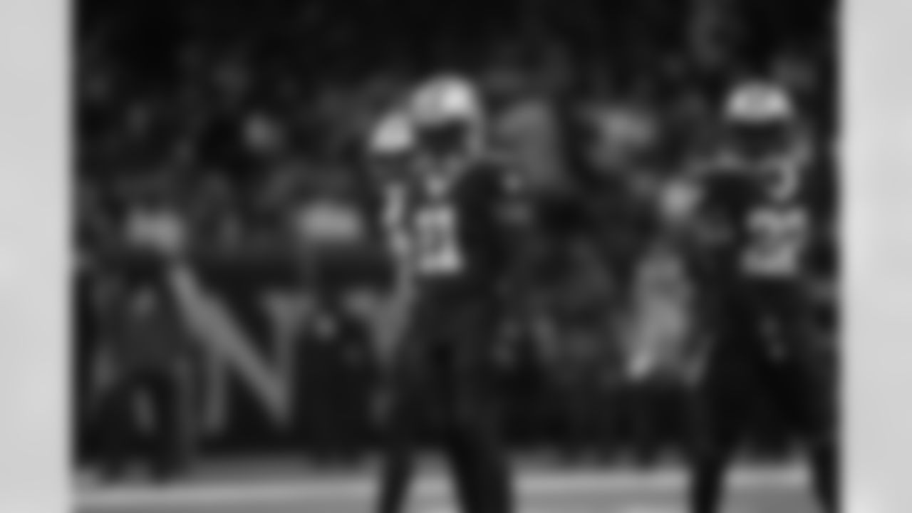 Check out photos of New Orleans Saints cornerback Bradley Roby in action during the 2021 NFL season.