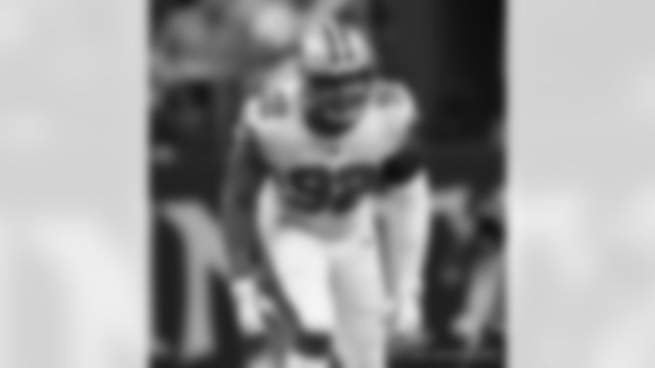 Check out photos of New Orleans Saints defensive end Marcus Davenport in action during the 2021 NFL season.