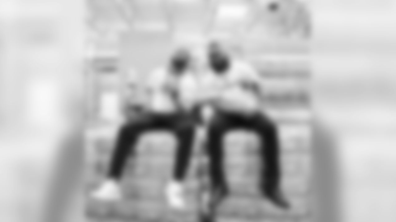 Demario Davis: The 2 of us at it again. This time here in Flint, Michigan to deliver water to people in need. The water crisis is FAR from over.