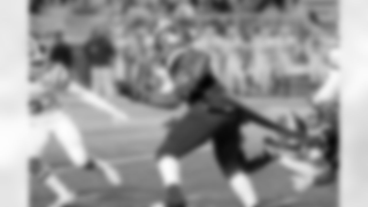 With New Orleans Saints Super Bowl-winning wide receiver Robert Meachem in attendance, the host Destrehan Wildcats defeated the Panthers of Woodlawn 29-20 in the Class 5A round two playoff during the Sanderson Farms Louisiana High School Game of the Month on Friday, November 19, 2021.