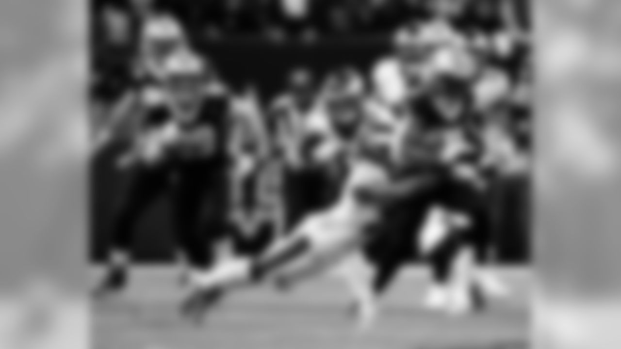 Saints 20 - Eagles 14 (W)
Divisional Game
Michael C. Hebert