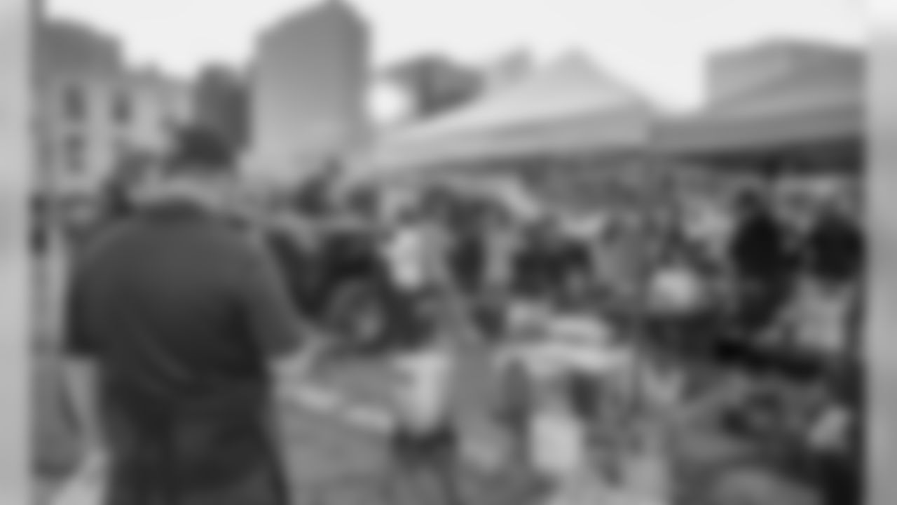 Gallery-Fans-2560-1440-1082