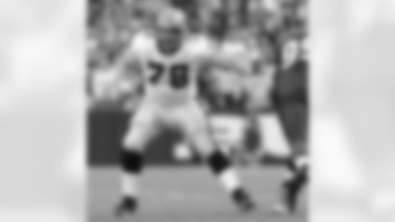 Saints at Bills Photo Gallery