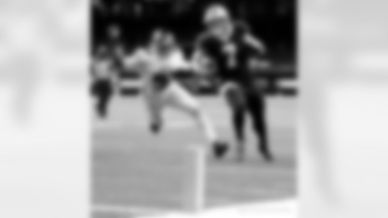 Game action photos from the New Orleans Saints vs. Atlanta Falcons matchup in Week 11 of the 2020 NFL season.