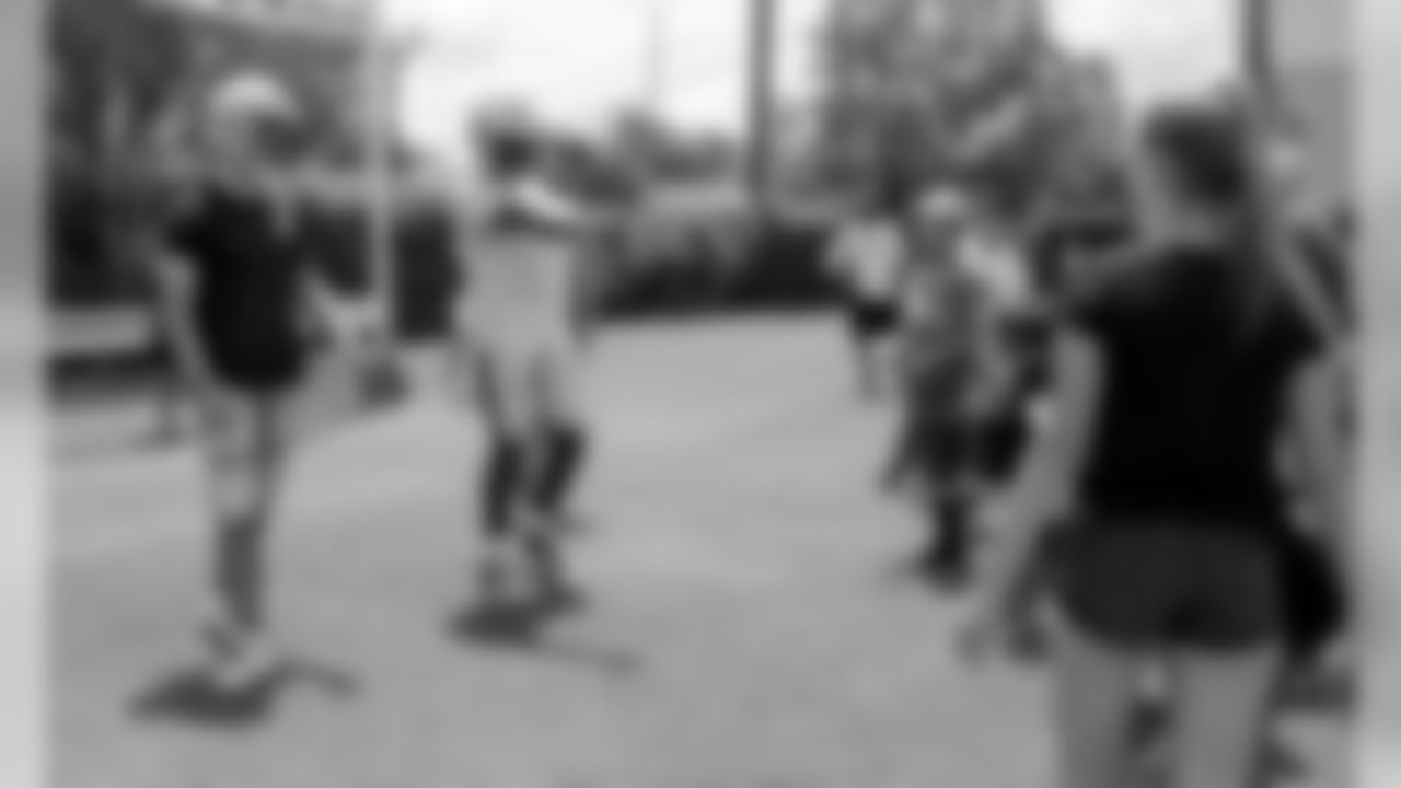 Gallery_TrainingCamp_QBChallenge_08031984