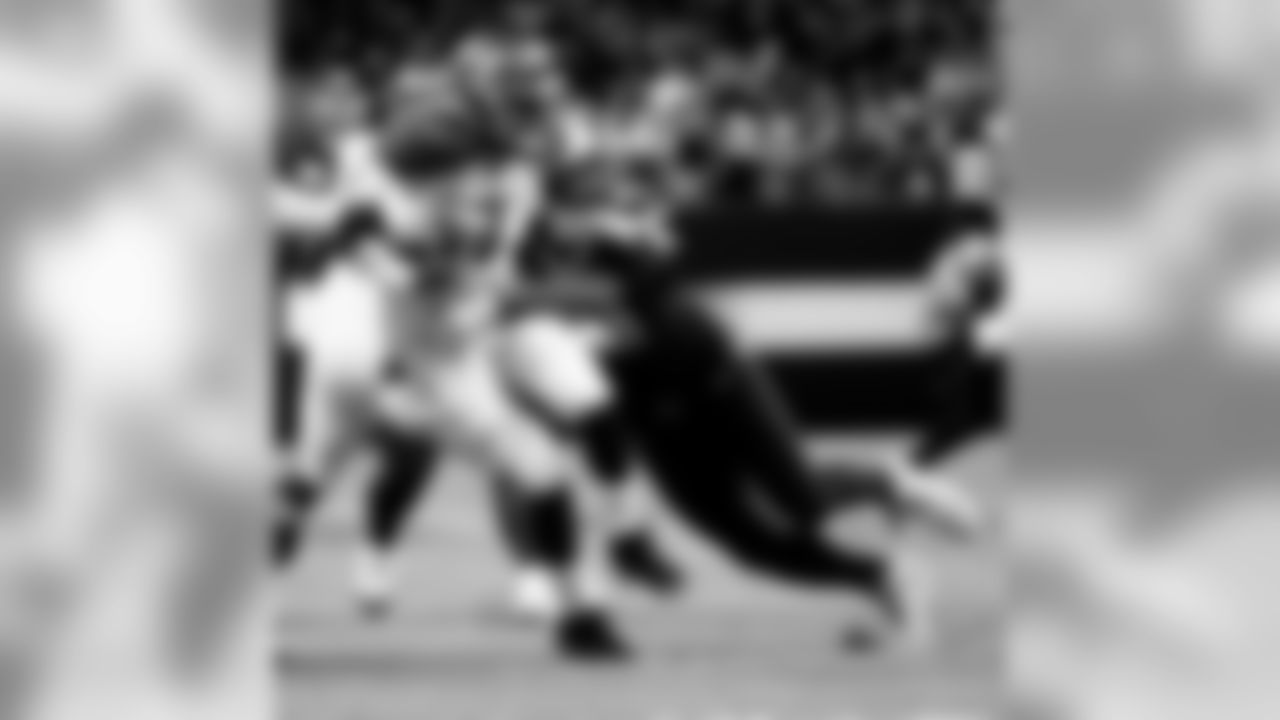 Check out the game action between the New Orleans Saints and Tampa Bay Buccaneers in Week 5 at the Mercedes-Benz Superdome.