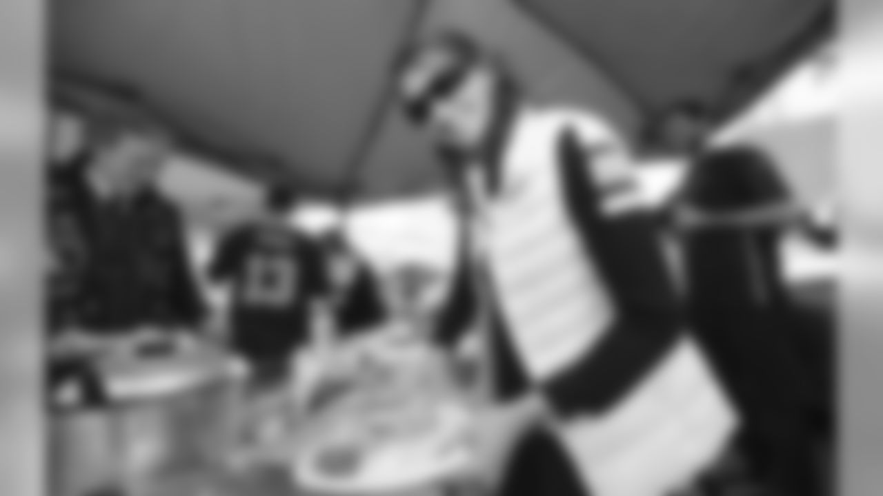 Gallery-Fans-2560-1440-0458
