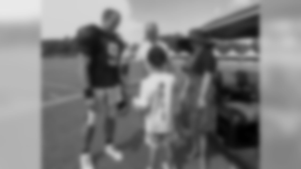 Gallery-John-Bel-Edwards-2660-1440-0252