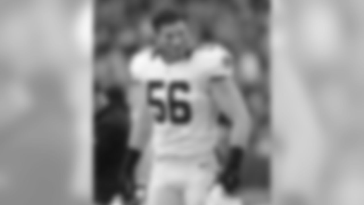 56 LB Michael Mauti