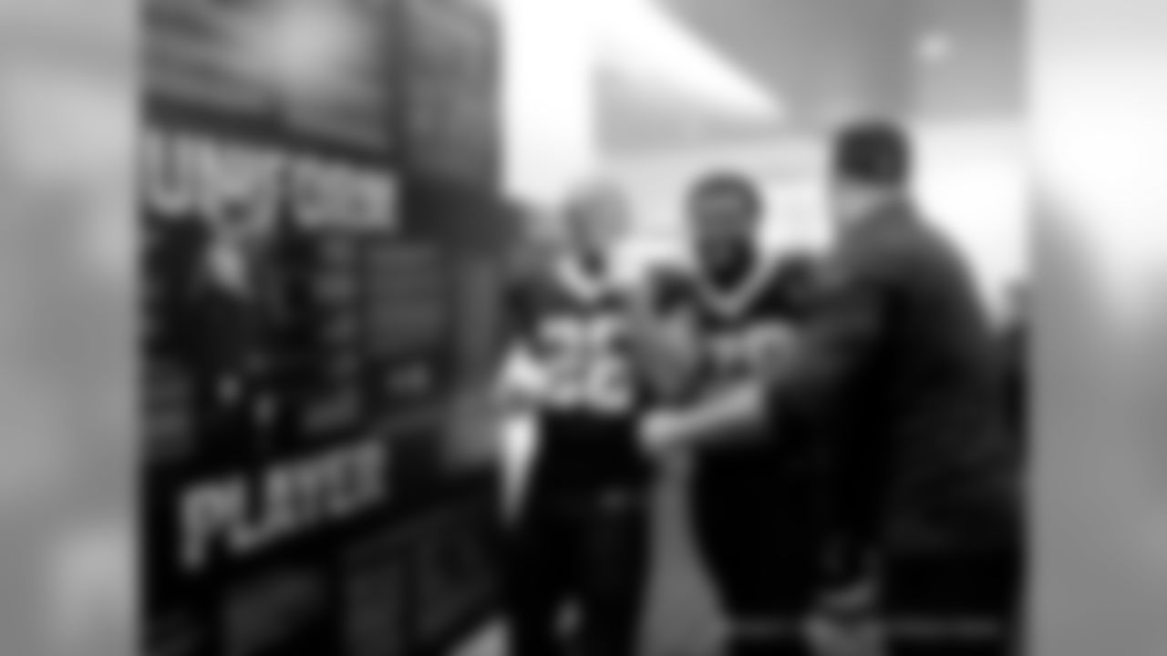 Saints 20 - Eagles 14 (W)
Divisional Game
Michael C. Hebert