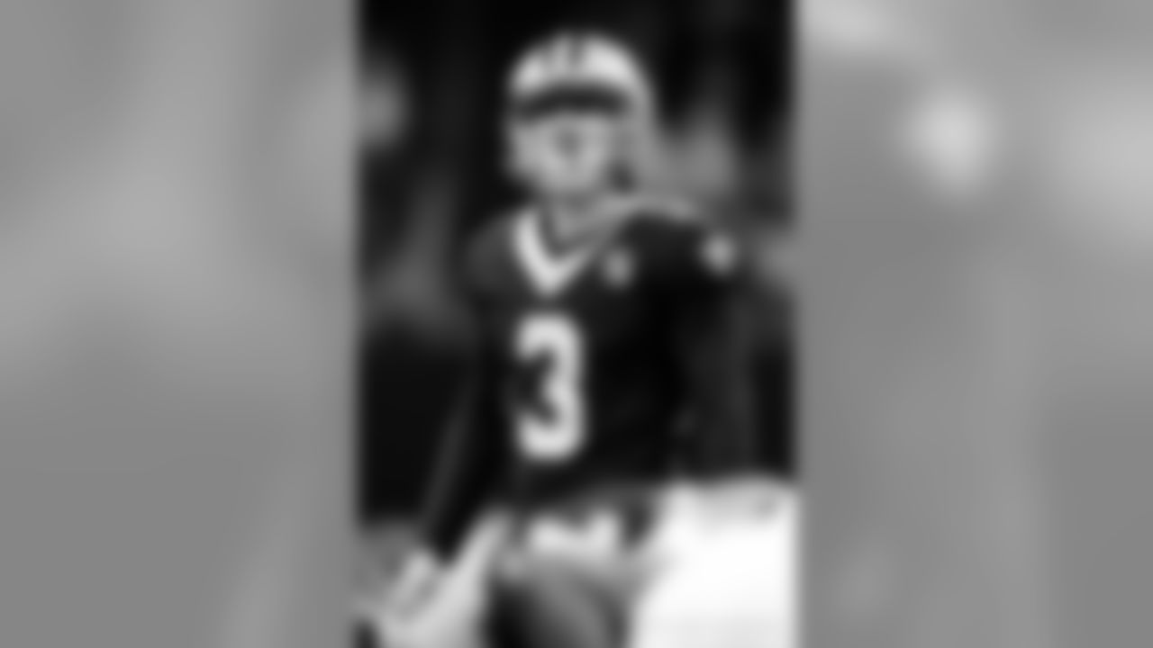 Saints 20 - Eagles 14 (W)
Divisional Game
Michael C. Hebert