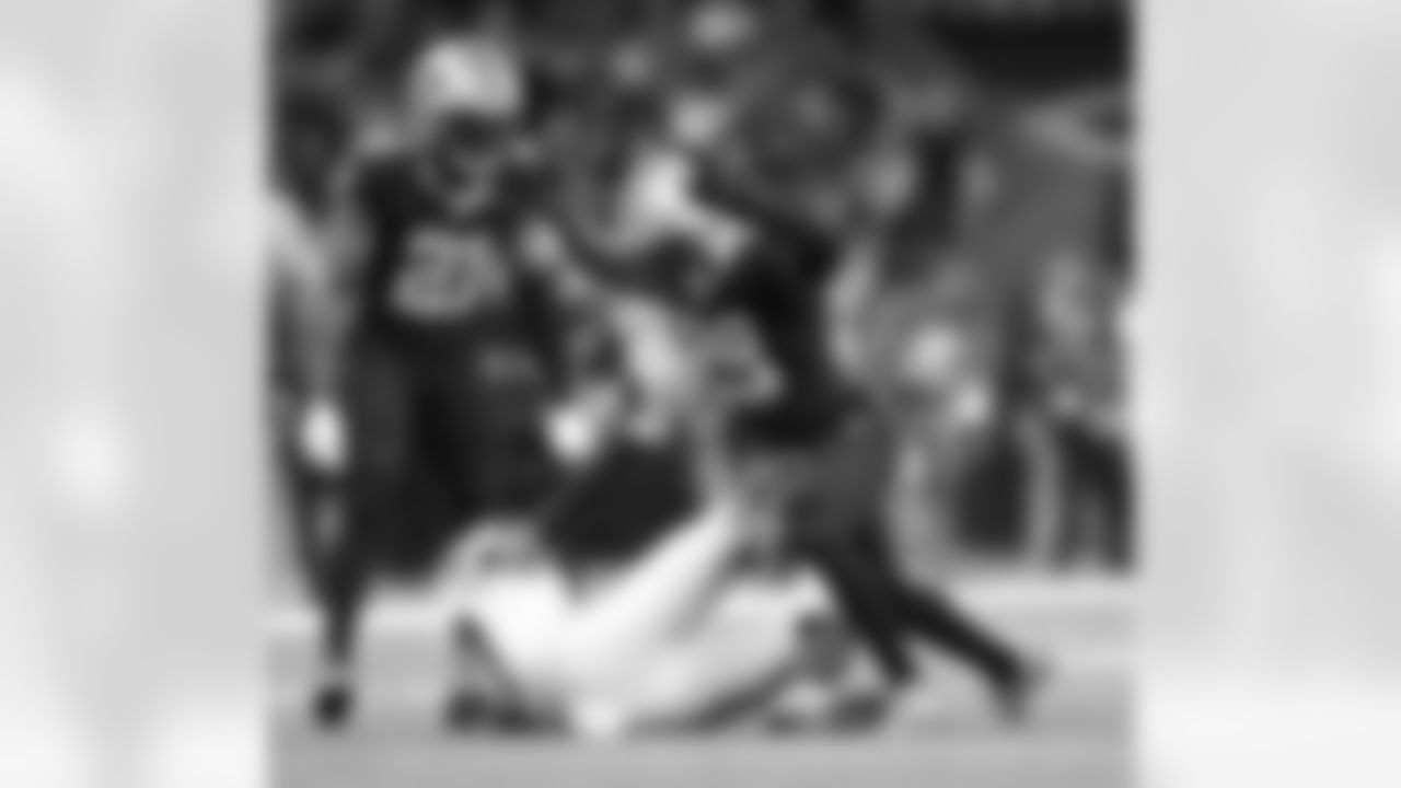 New Orleans Saints defensive backs Bradley Roby and Paulson Adebo in action during their 2022 Week 5 game against the Seattle Seahawks.