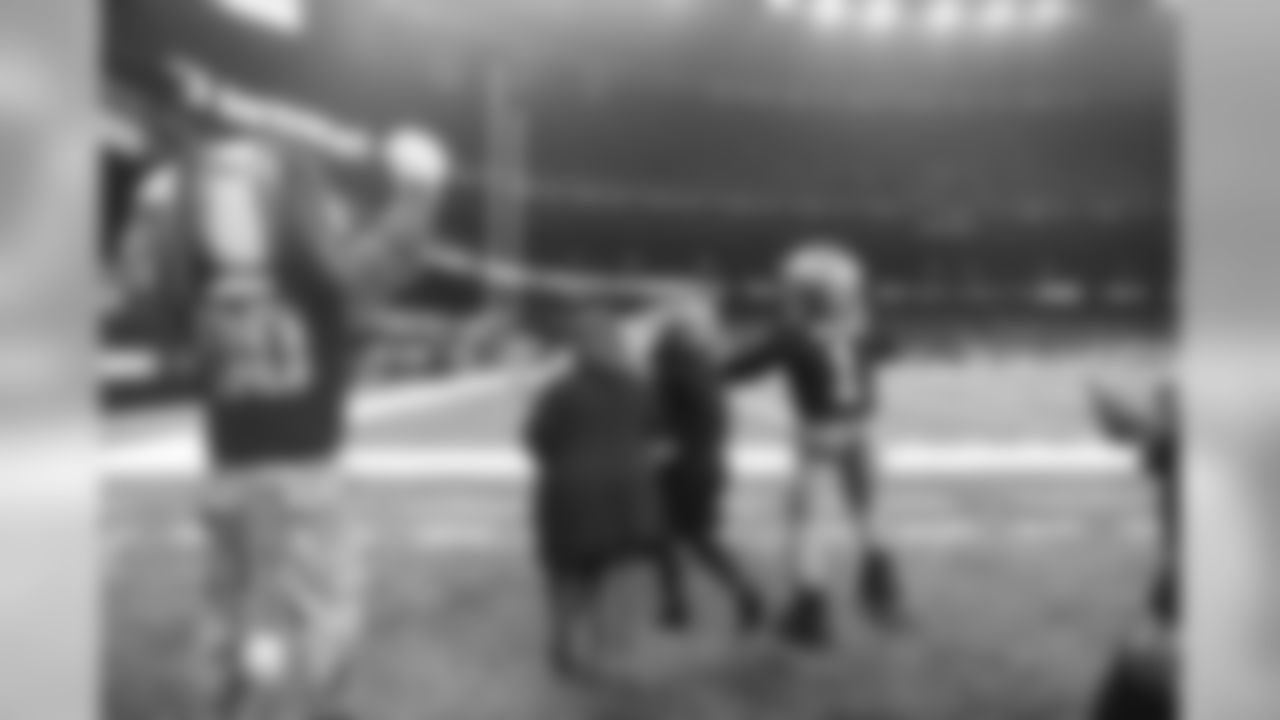 Gallery_WK9_CrownRoyal_110618_02
