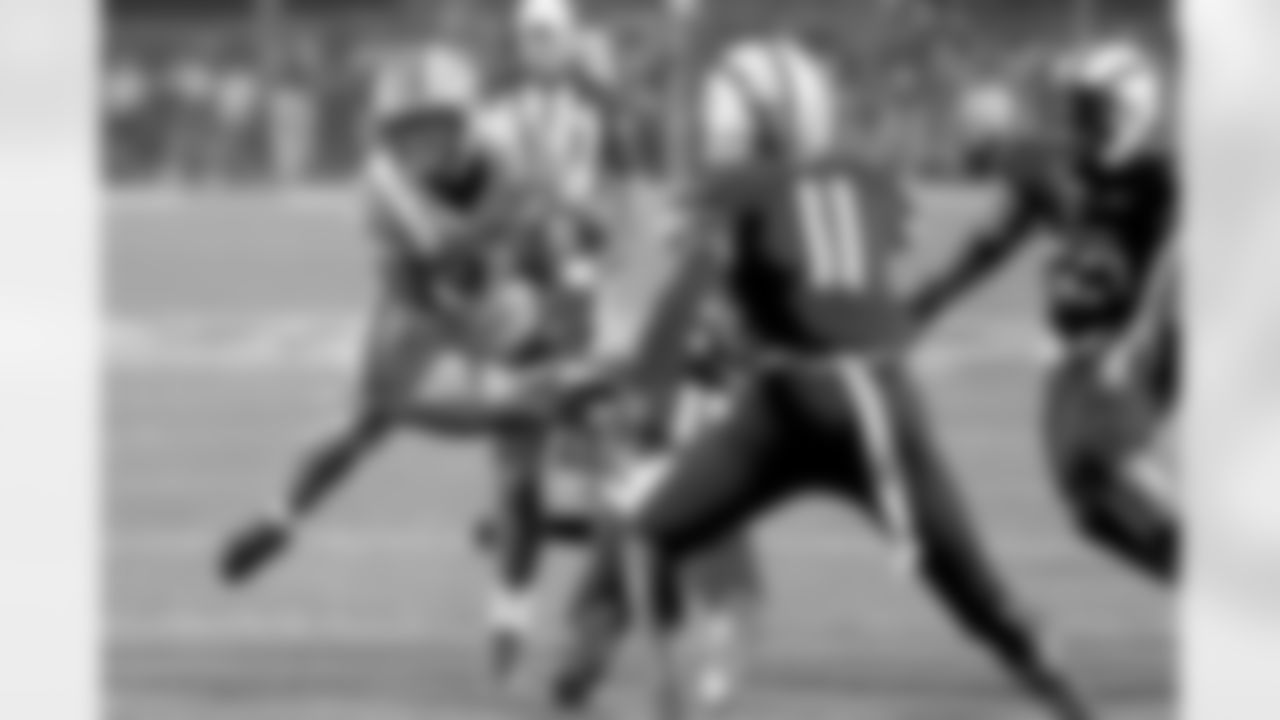 Rivals Lutcher and St. James faced off in the District 9-3A opener for the Sanderson Farms Louisiana High School Game of the Month. The visiting Lutcher Bulldogs jumped out to a 28-0 lead at halftime and held on for a 41-19 win to remain undefeated.