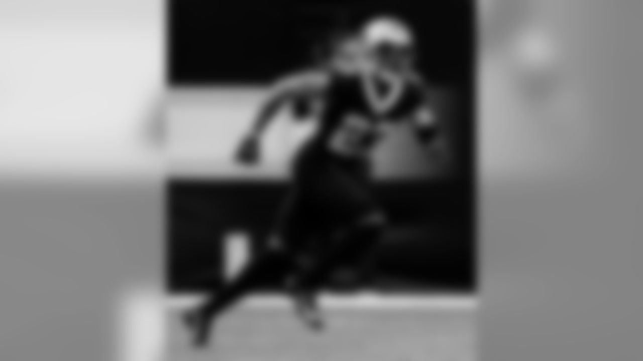 Check out photos of the on-field action between the New Orleans Saints and Atlanta Falcons in Week 10 of the 2019 NFL season.