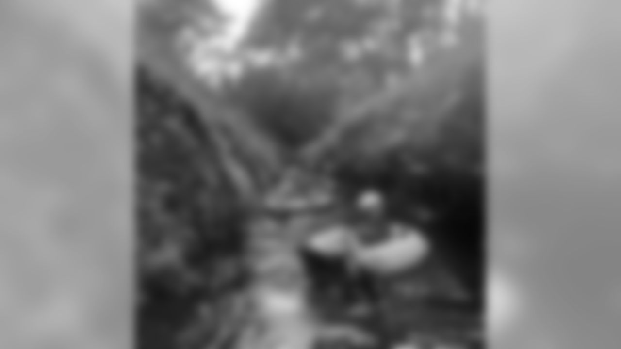 Drew Brees: Nothing like tubing down the sugar cane irrigation canals in the middle of the island and then finishing it off w waffle cone ice cream! Now that's a great day!