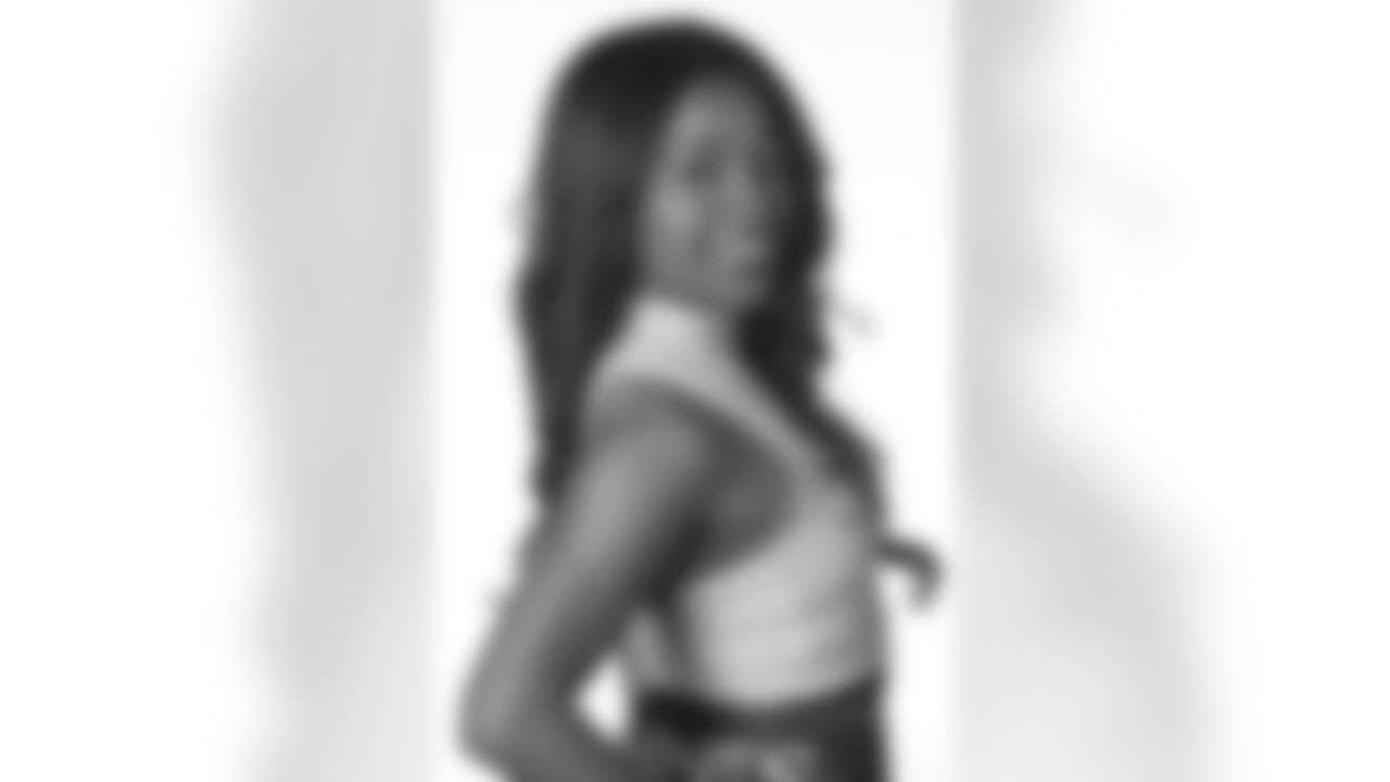 Meet the 53 members of the Saints Cheer Krewe for the upcoming New Orleans Saints 2022 NFL season. || Kierra from Desoto, TX