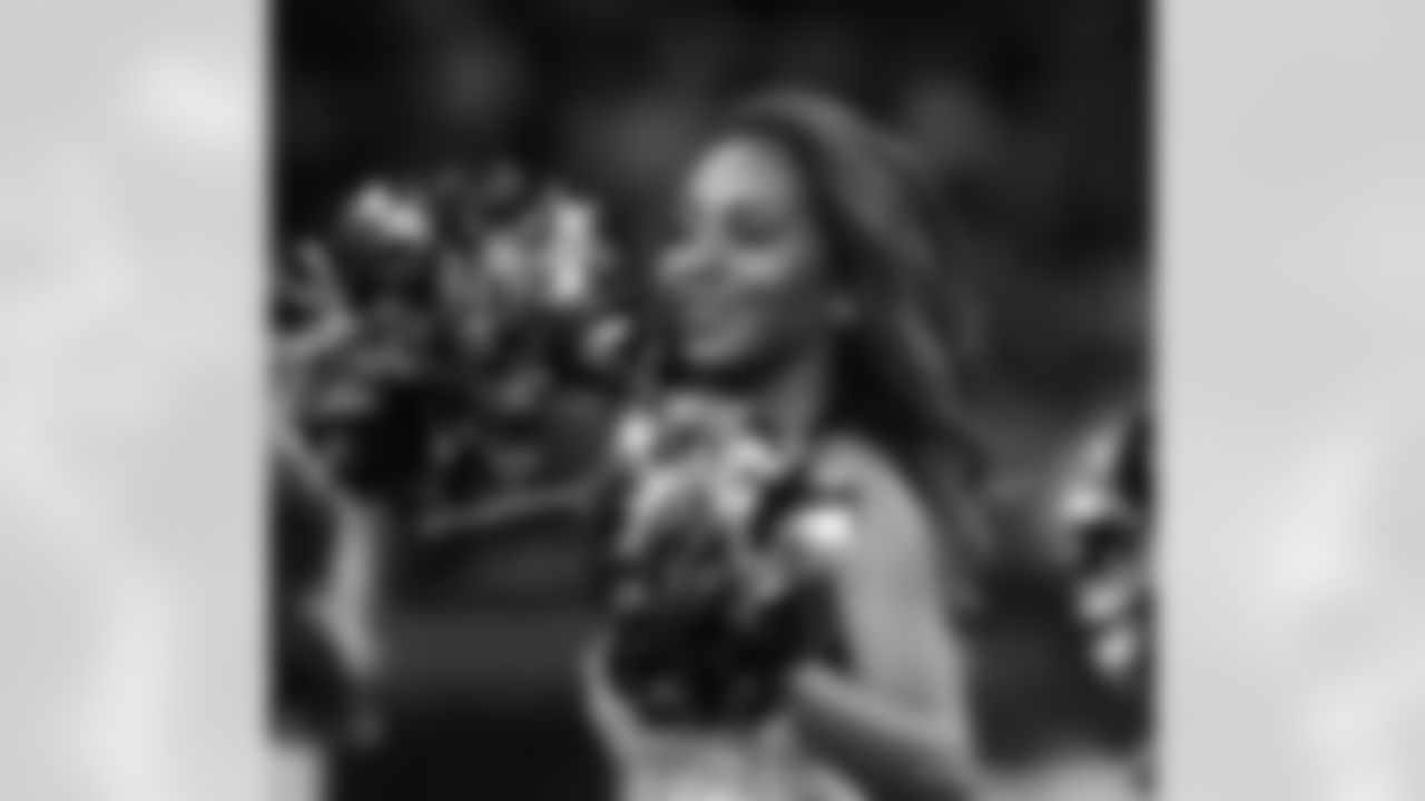 Gallery_Faces_Saintsations_denee010419_12