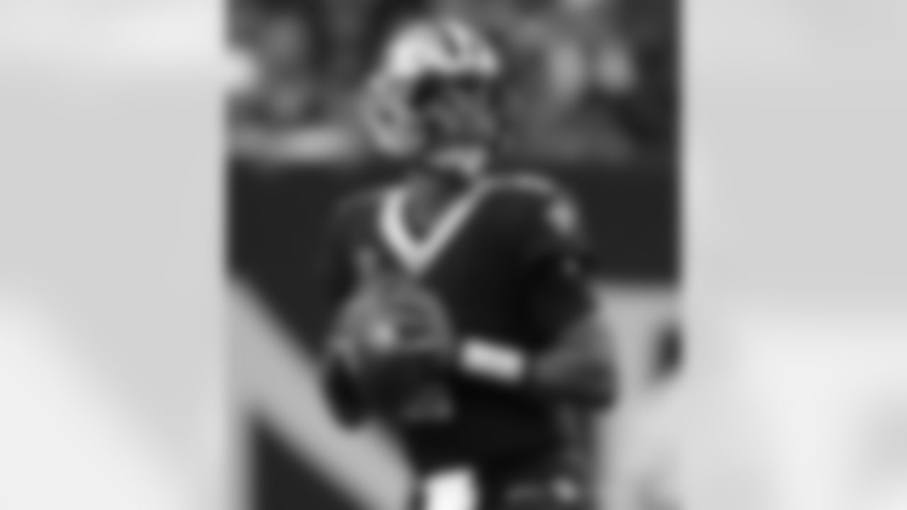 New Orleans Saints quarterback Jameis Winston (2) in action during their 2022 Week 2 game against the Tampa Bay Buccaneers.