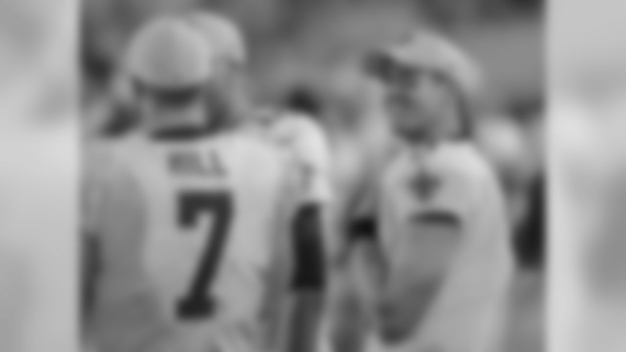 Gallery-preseason-game1-2560x14402671