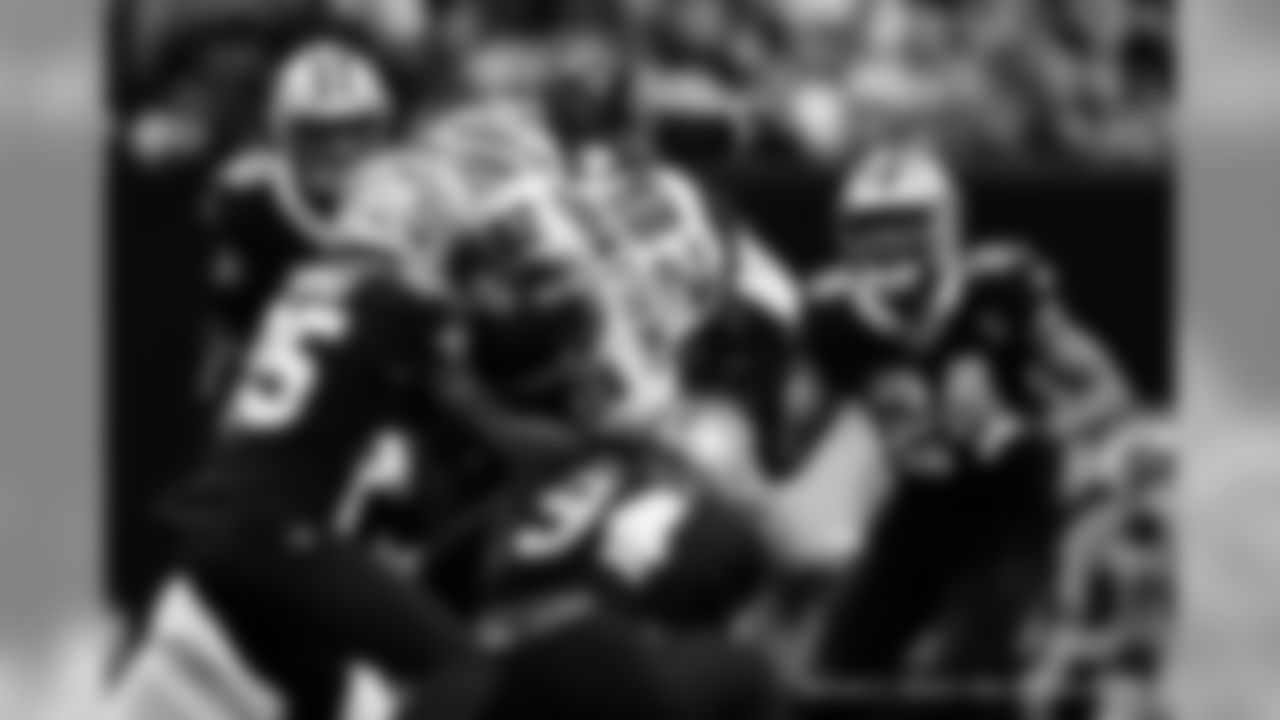 Saints 20 - Eagles 14 (W)
Divisional Game
Michael C. Hebert