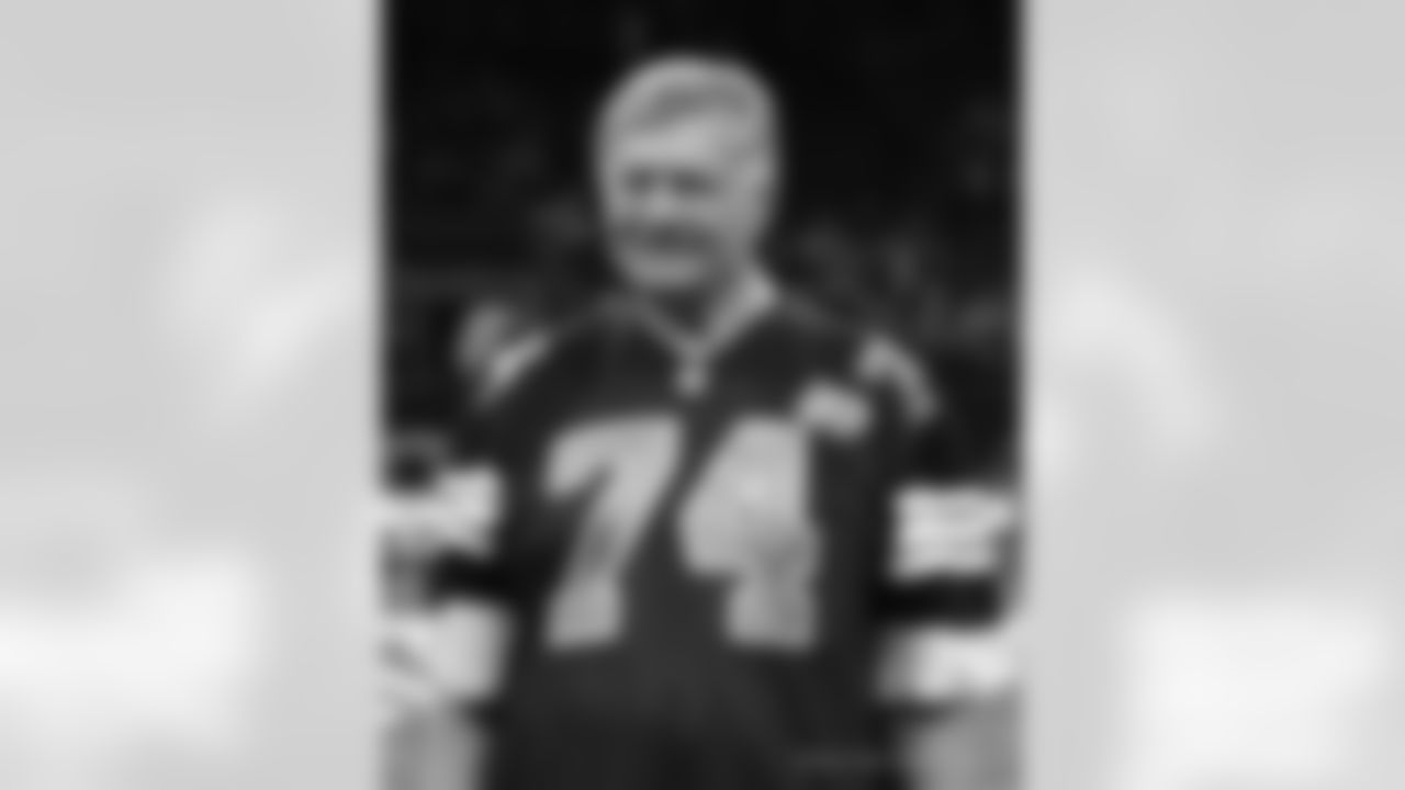 Saints honor a member of the inaugural 1967 team, defensive tackle Mike Tilleman (#74) who passed away on September 18, 2020.