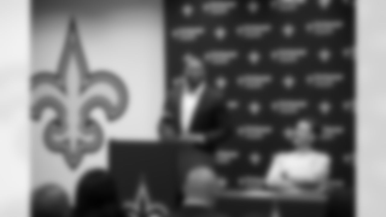 Former New Orleans Saints linebacker Craig Robertson announced his official retirement from the NFL on March 11, 2022.